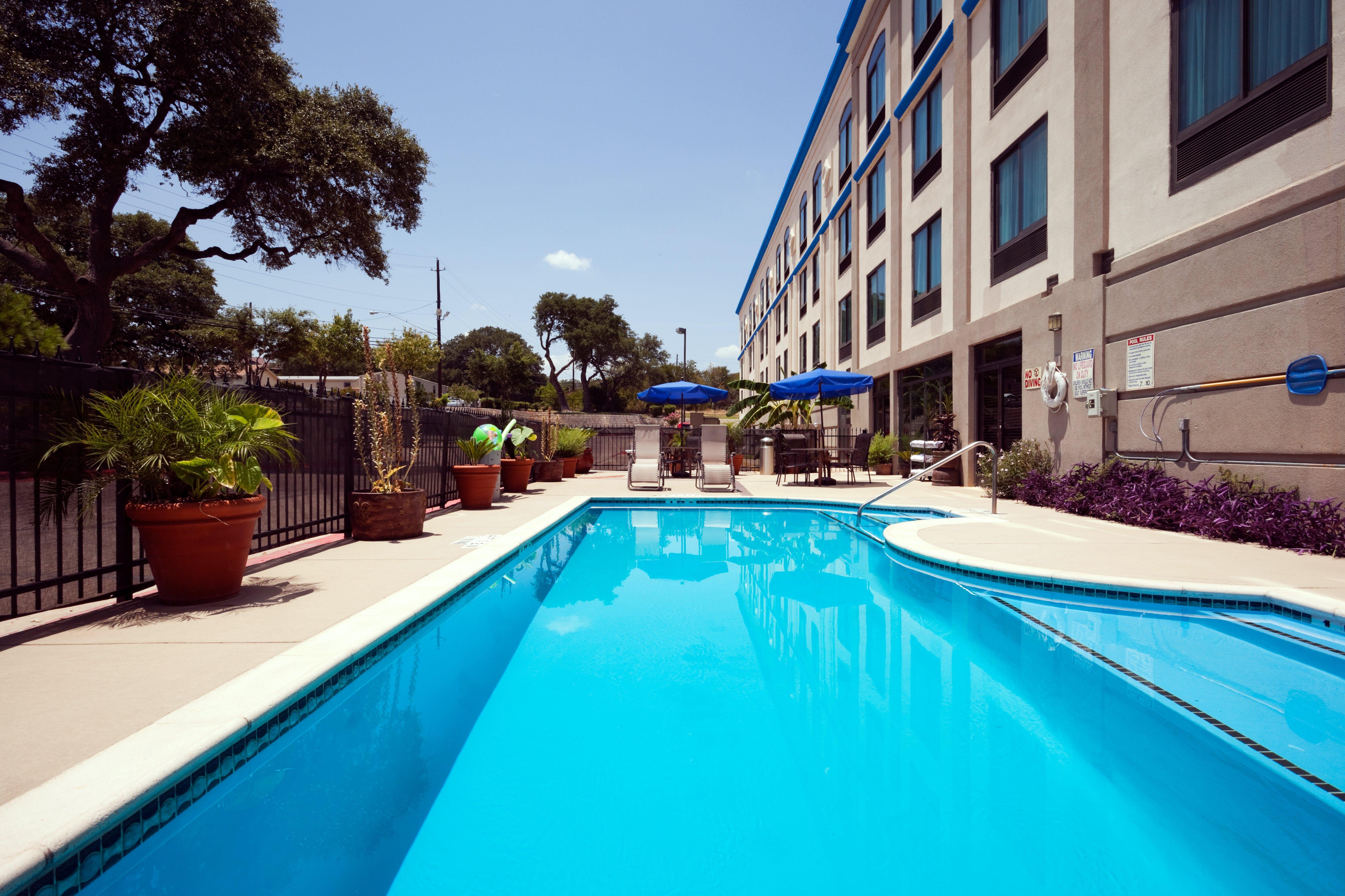 Holiday Inn Express & Suites Austin North Central By Ihg Dış mekan fotoğraf