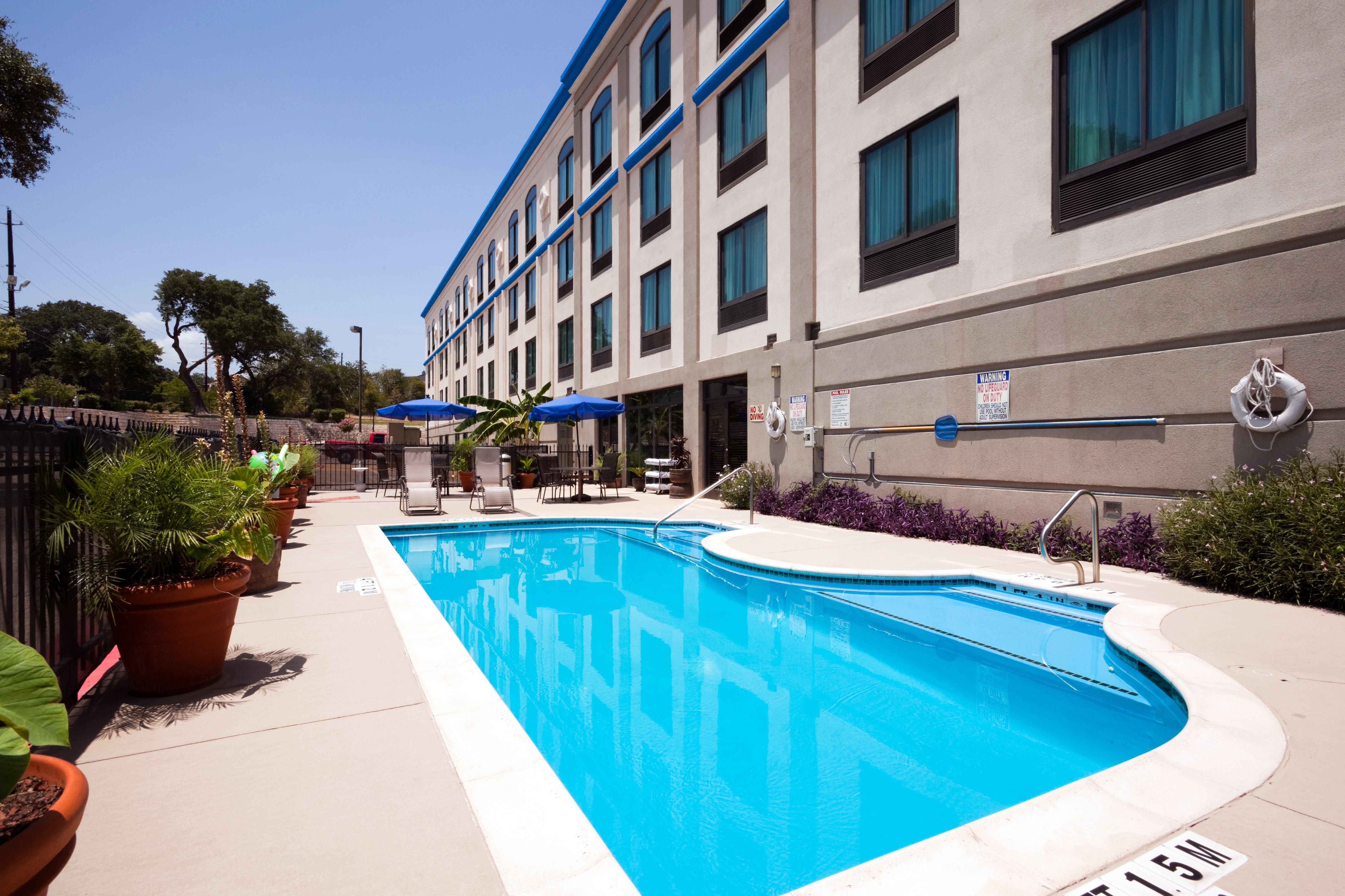Holiday Inn Express & Suites Austin North Central By Ihg Dış mekan fotoğraf