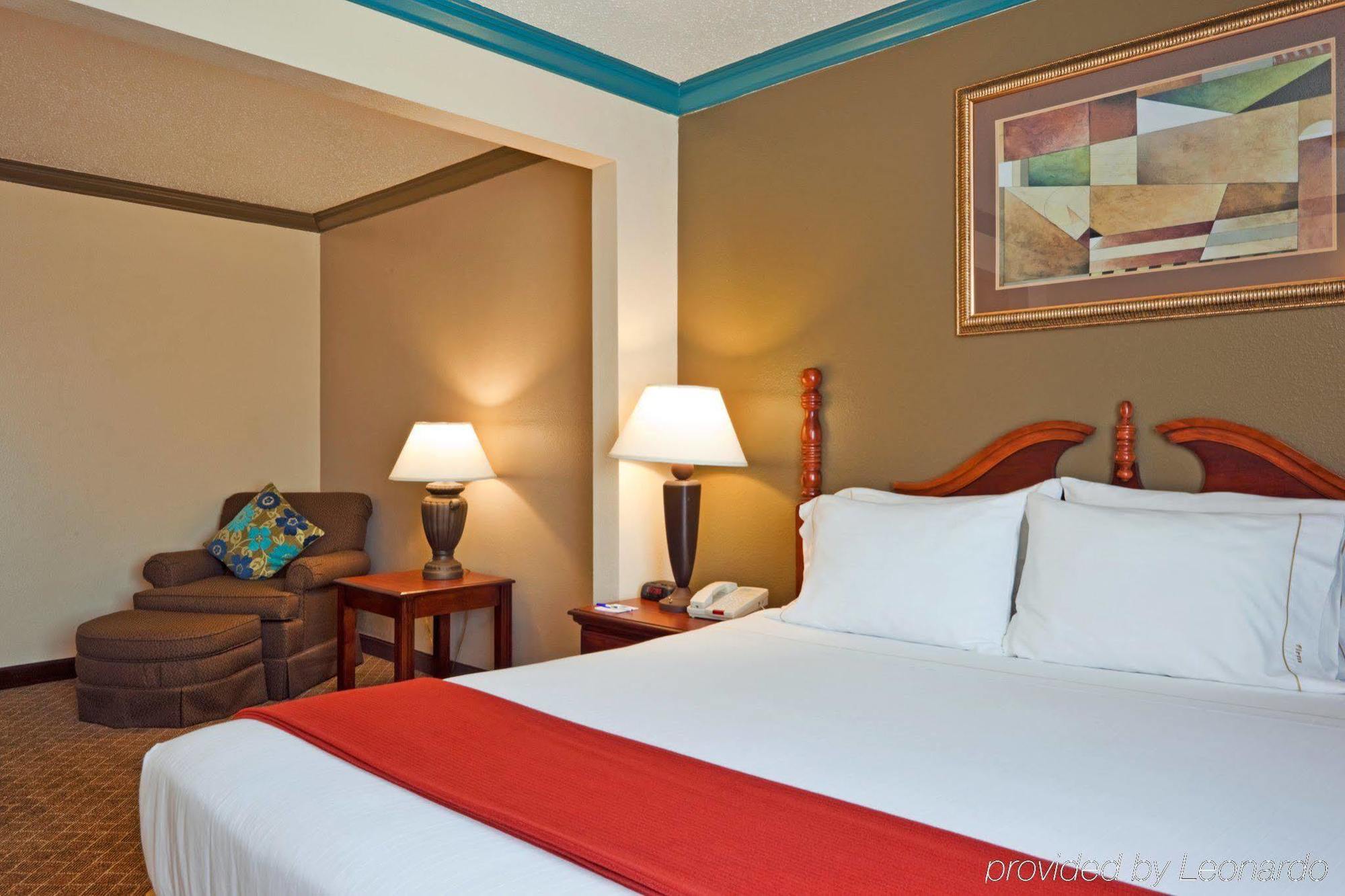 Holiday Inn Express & Suites Austin North Central, An Ihg Hotel Dış mekan fotoğraf